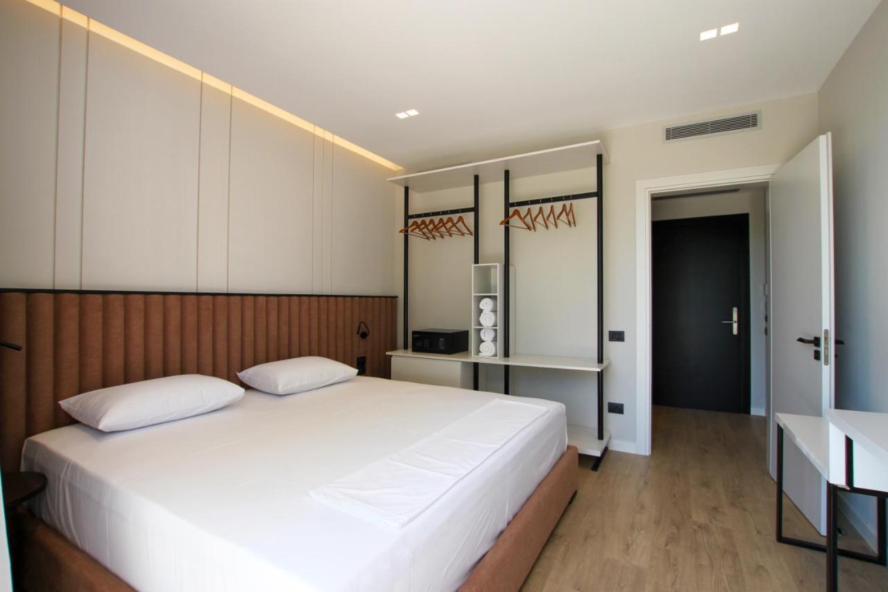 Meraviglia Boutique Hotel Sarandë Esterno foto